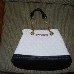 New Betsey Johnson Quilt Pattern Purse